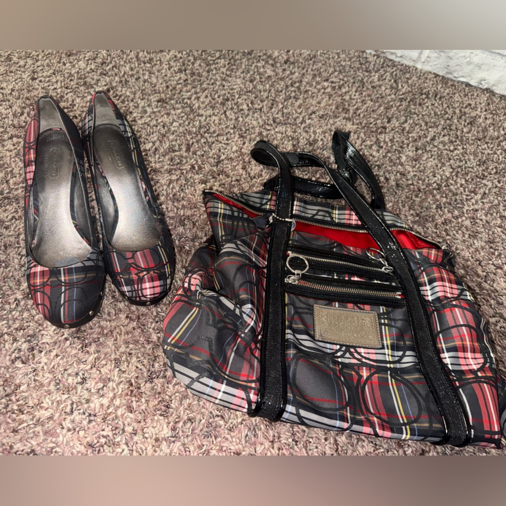 Coach Burberry Red-Interior Plaid Tote Bag With Heels Size 7